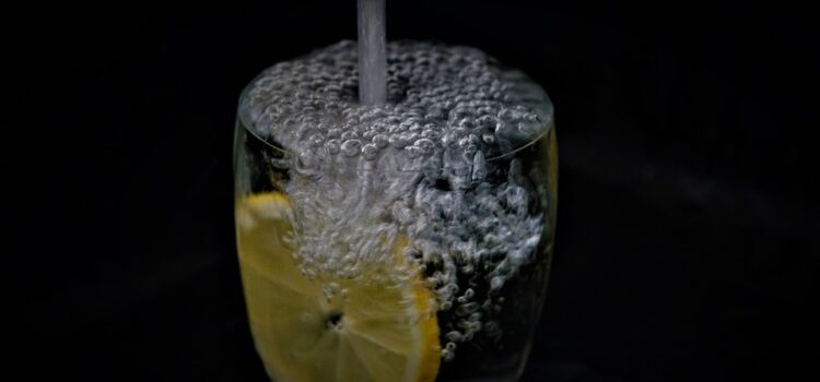 Každé ráno si dejte vodu s citrónem. Co to vašemu organismu přinese?