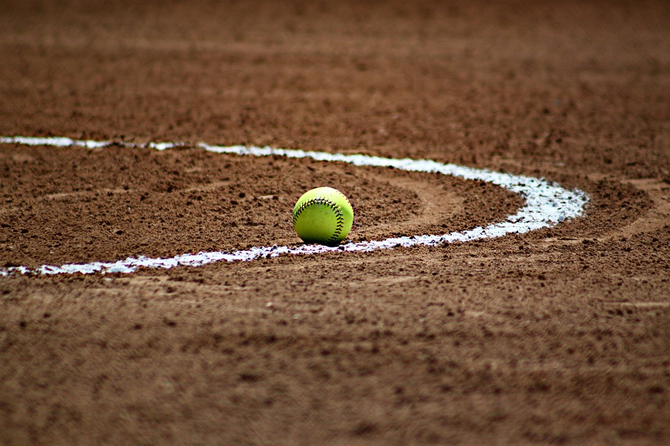 Jaký je rozdíl mezi kriketem a baseballem?