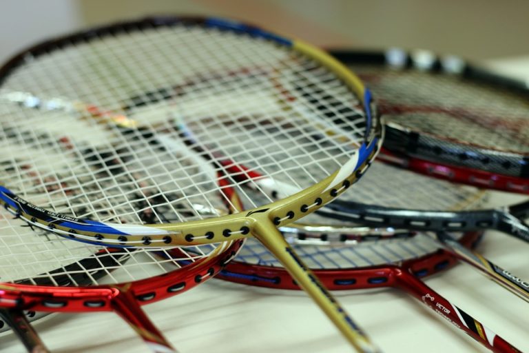 Jak vybrat raketu na badminton