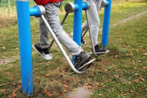 Tipy, jak posilovat na venkovním workoutovém hřišti
