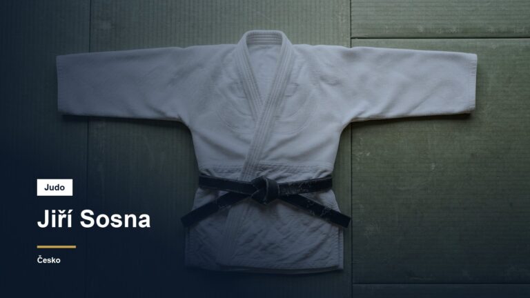 Judistické kimono převázané černým pásem