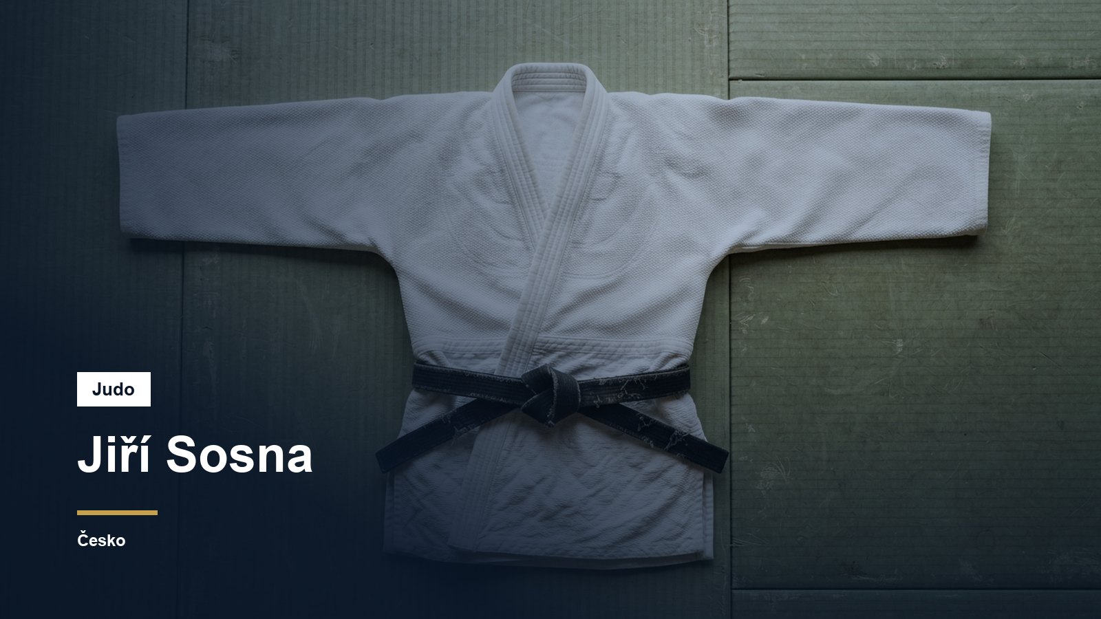 Judistické kimono převázané černým pásem