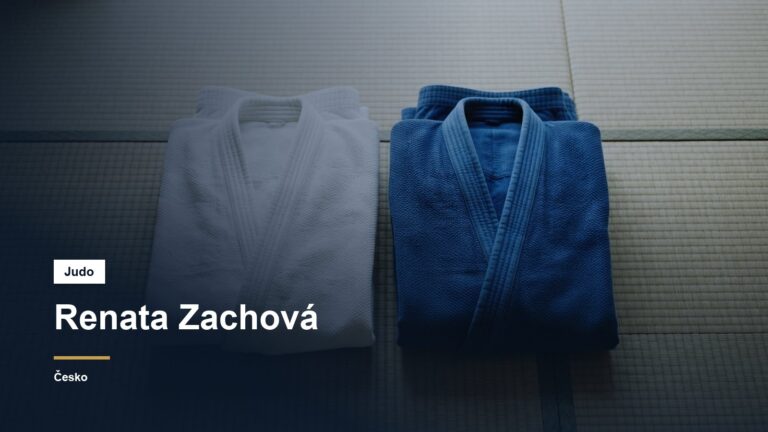 Bílé a modré judistické kimono vedle sebe