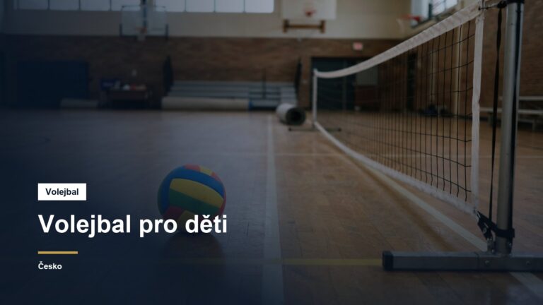 Dětský volejbalový míč u nízké sítě